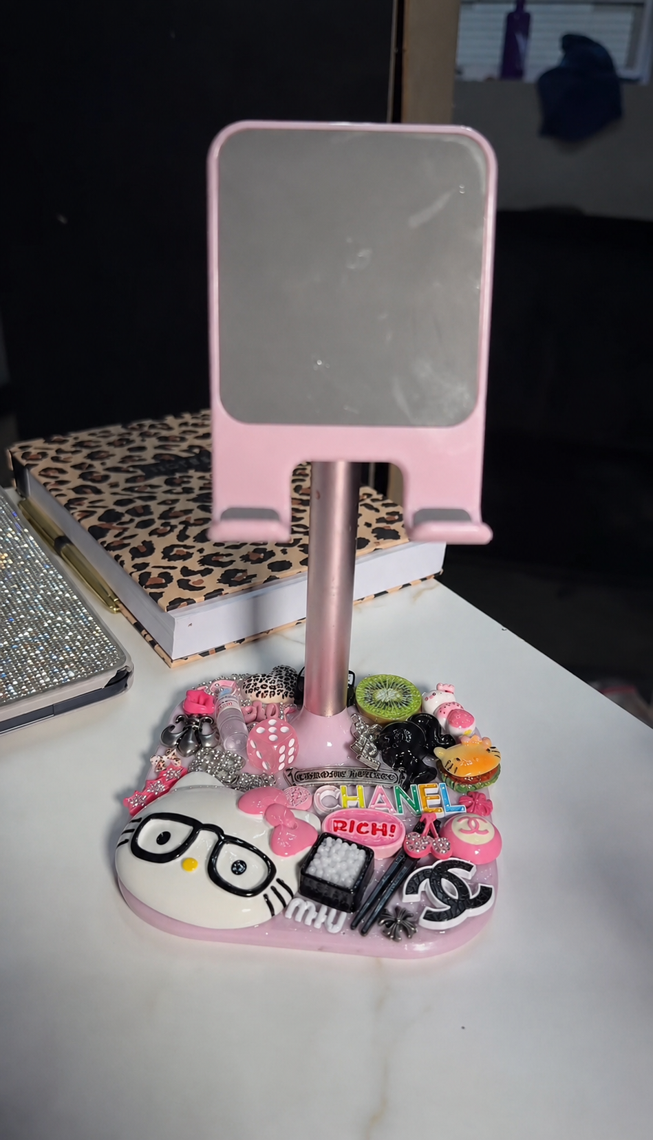 junk’d phone stand ˚.🎀༘⋆